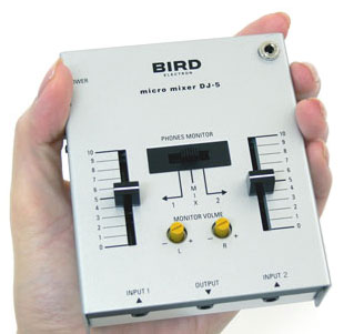 Bird Electron DJ 5 Photo - Plus petite table de mixage du monde